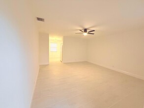 626 Prosperity Farms Rd in North Palm Beach, FL - Building Photo - Building Photo