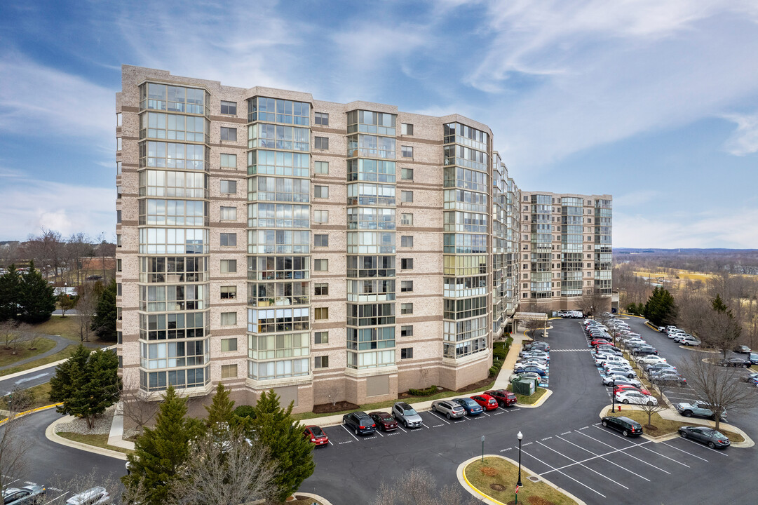 Potomac Ridge at Lansdowne Woods Condominium in Leesburg, VA - Building Photo