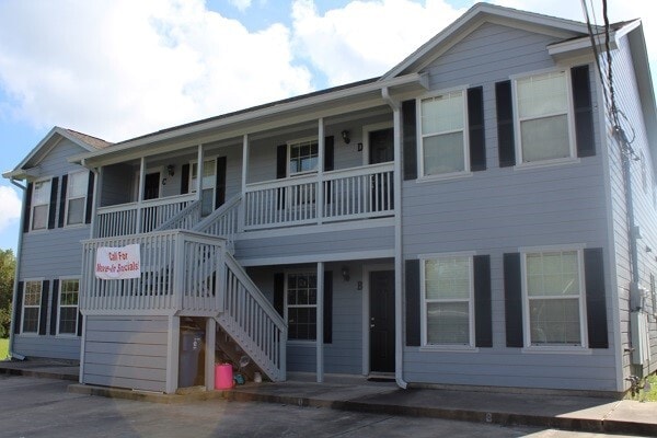 4426 25th St E in Dickinson, TX - Foto de edificio - Building Photo