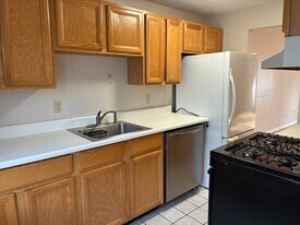 30 Pine Valley Dr in Falmouth, MA - Building Photo