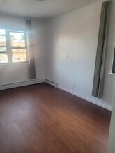 14428 Jewel Ave in Flushing, NY - Foto de edificio - Building Photo