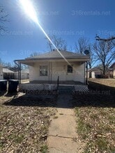 511 W Locust Ave in El Dorado, KS - Building Photo - Building Photo