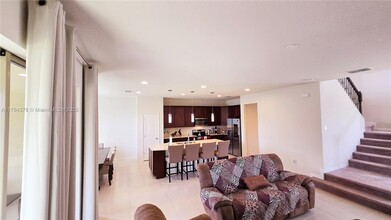 2647 E Lake Pointe Dr in Kissimmee, FL - Building Photo - Building Photo