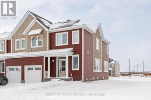 940 Seagrave Ln in Ottawa, ON - Building Photo