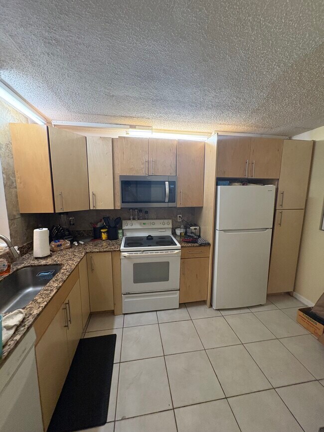 2925 SW 22nd Ave, Unit #202 in Delray Beach, FL - Foto de edificio - Building Photo