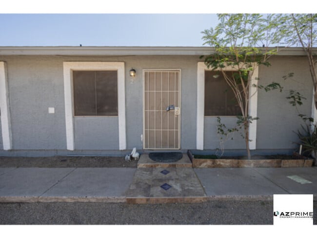 property at 2571 E Mobile Ln