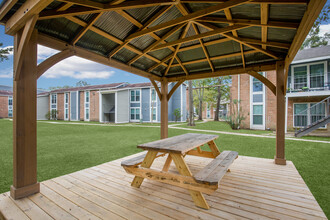 The Villas at Stone Creek (Longridge LLC) in Baton Rouge, LA - Foto de edificio - Building Photo