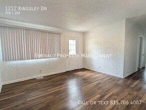 1212 Kingsley Dr in Machesney Park, IL - Building Photo - Building Photo