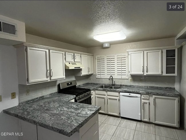 1158 Hunters Ridge Pl in El Paso, TX - Building Photo - Building Photo