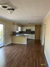 2206 E Locust Ave in Victoria, TX - Building Photo - Building Photo