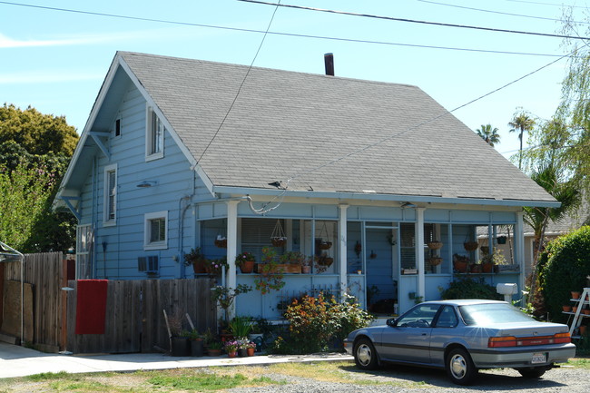 230,248 'H' St./37613 2nd in Fremont, CA - Foto de edificio - Building Photo