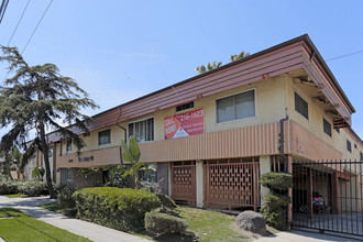 The Islander Apartments in Inglewood, CA - Building Photo - Building Photo