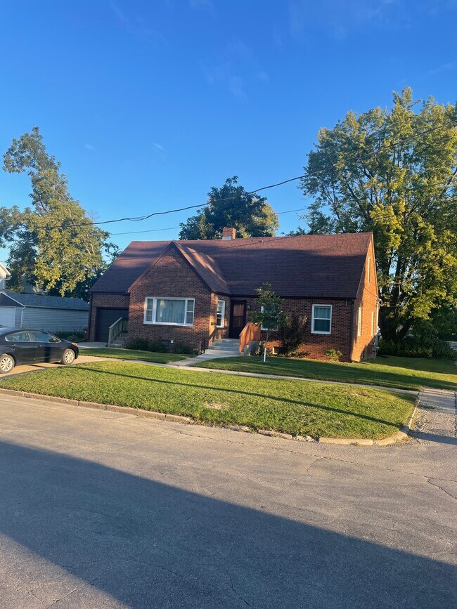 711 7th Ave Rentals in Grinnell, IA