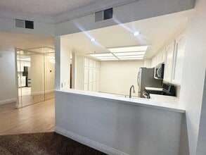 5865 Friars Rd in San Diego, CA - Building Photo - Building Photo