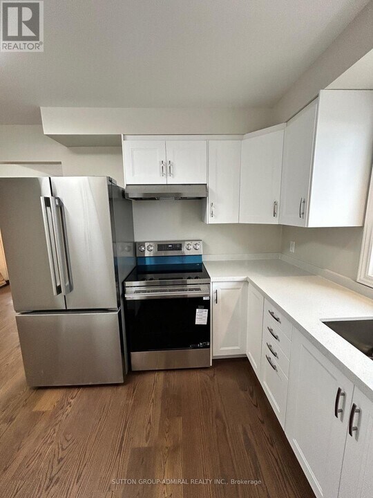 166 Kulpin Ave in Bradford West Gwillimbury, ON - Building Photo