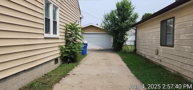 20854 Dexter Blvd in Warren, MI - Building Photo - Building Photo