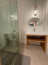 20570 Hatteras St in Woodland Hills, CA - Building Photo - Building Photo