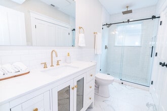 31 Sheldon Ter, Unit First Floor Right in New Haven, CT - Building Photo - Building Photo