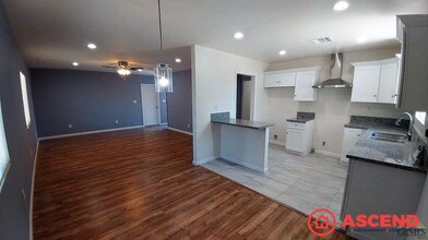 3308 Laurel Dr in Bakersfield, CA - Building Photo - Building Photo