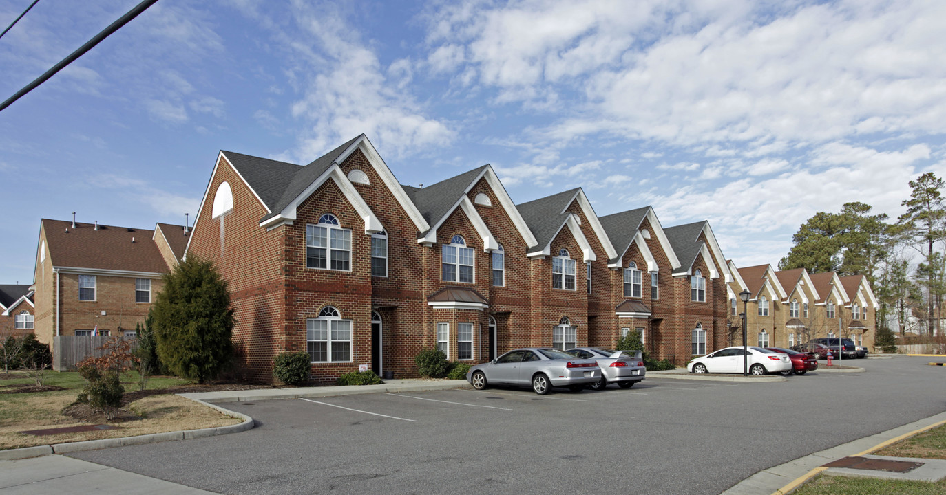 Live Oaks - Salt Aire in Virginia Beach, VA - Building Photo