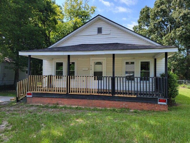 519 Edward St in Fayetteville, NC - Foto de edificio - Building Photo