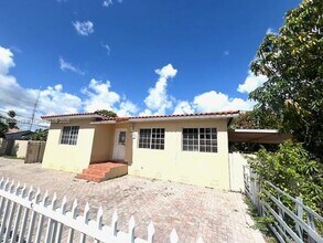 500 SW 51st Ave in Coral Gables, FL - Building Photo - Building Photo