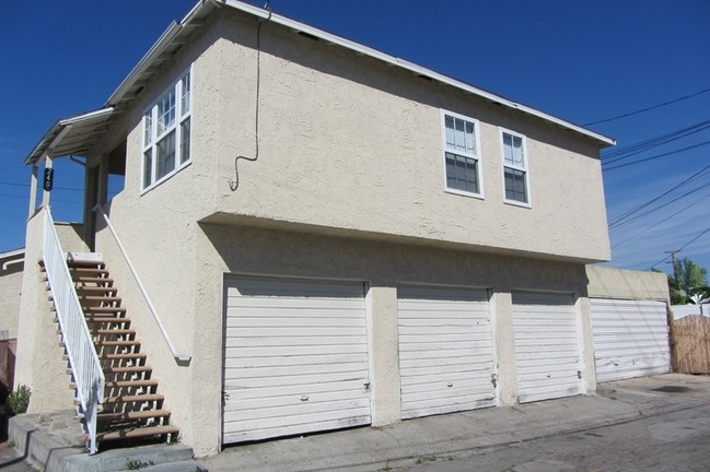 236 S Maple Ave in Montebello, CA - Building Photo - Building Photo