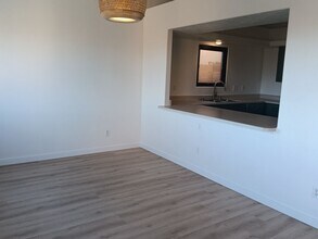 5020 Mirador Dr NW in Albuquerque, NM - Building Photo - Building Photo