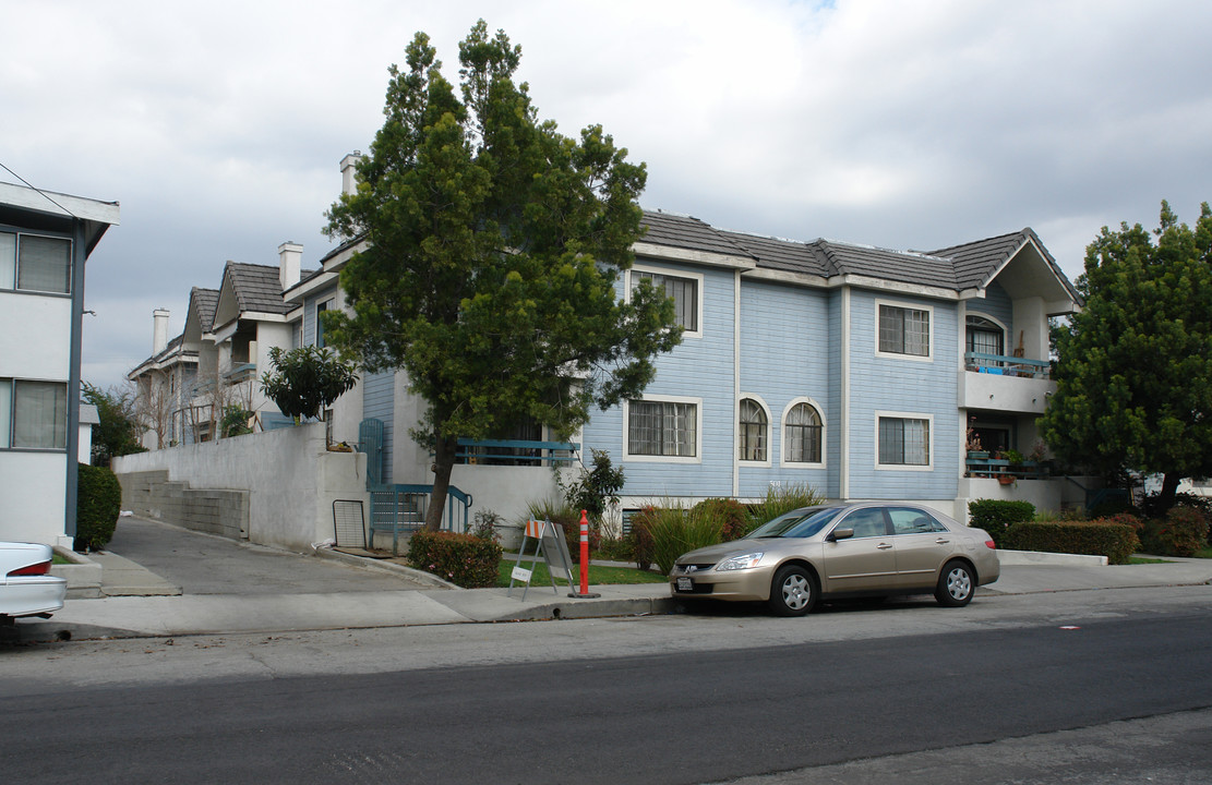 Residential Condominiums in Glendale, CA - Building Photo