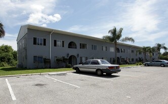 Tropical Palms in Punta Gorda, FL - Building Photo