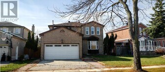 166 Hillcroft Dr in Markham, ON - Building Photo
