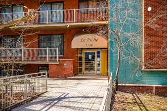 5760 Decelles Av in Montréal, QC - Building Photo - Building Photo