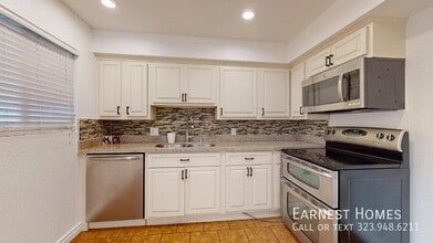 5652 Yolanda Ave in Los Angeles, CA - Building Photo - Building Photo