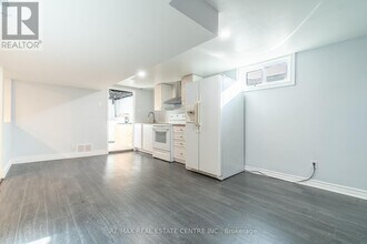 176 Wellesley Crescent in London, ON - Building Photo - Building Photo