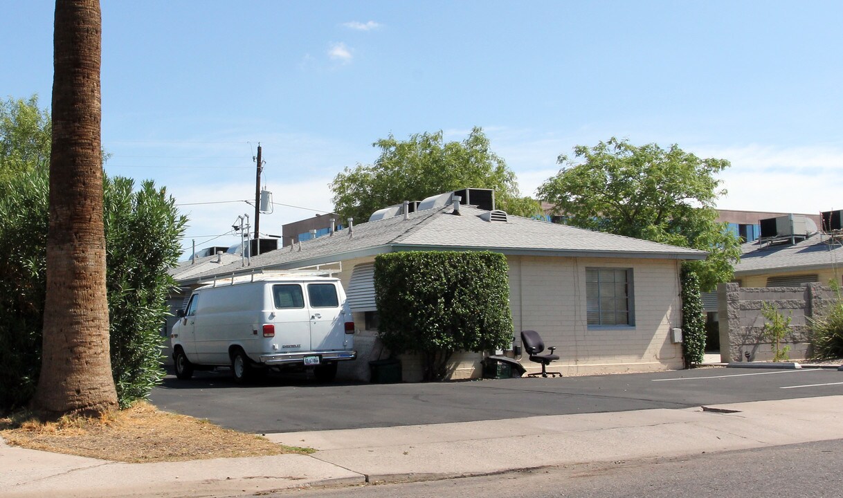 1916-1920 E Fairmount Ave in Phoenix, AZ - Building Photo