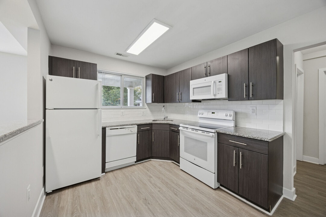 Knightsbridge Apartments in Bensalem, PA - Building Photo