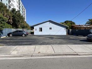 10860 SW 3rd St in Miami, FL - Building Photo - Building Photo