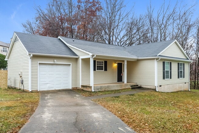 8127 Sheringham Way in Charlotte, NC - Foto de edificio - Building Photo