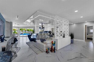 2720 NE 7th St in Pompano Beach, FL - Building Photo