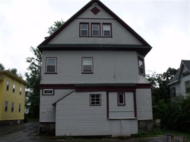 33 Prospect Ave in Gloversville, NY - Foto de edificio - Building Photo