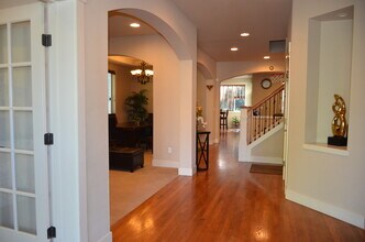 11031 Muirwood Way NE in Redmond, WA - Foto de edificio - Building Photo