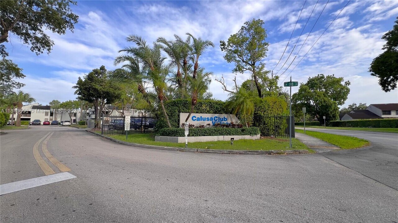 13255 SW 88th Ln in Miami, FL - Building Photo