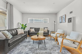 15006 Burin Ave in Lawndale, CA - Foto de edificio - Building Photo