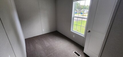 2467 8 Mile Rd in Kawkawlin, MI - Building Photo - Building Photo