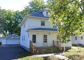 1816 10th St E in Menomonie, WI - Building Photo