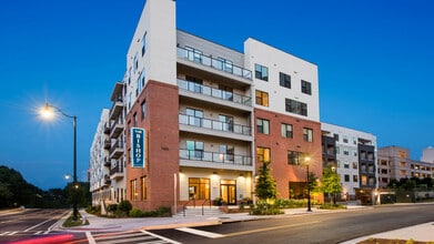 The Bishop in Atlanta, GA - Foto de edificio - Building Photo