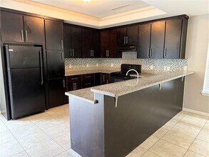 10 W Sarah Evans St in Edinburg, TX - Building Photo - Building Photo