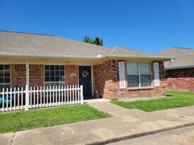 1704 Rock Hollow Loop in Bryan, TX - Building Photo
