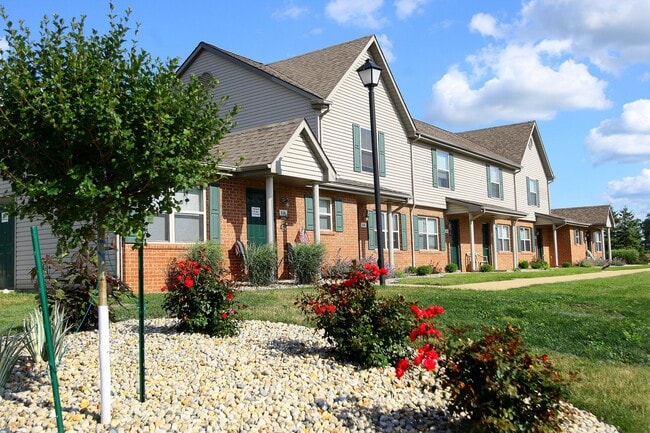 Welcome to Jefferson Crossing Townhomes in Kokomo, IN - Building Photo - Building Photo