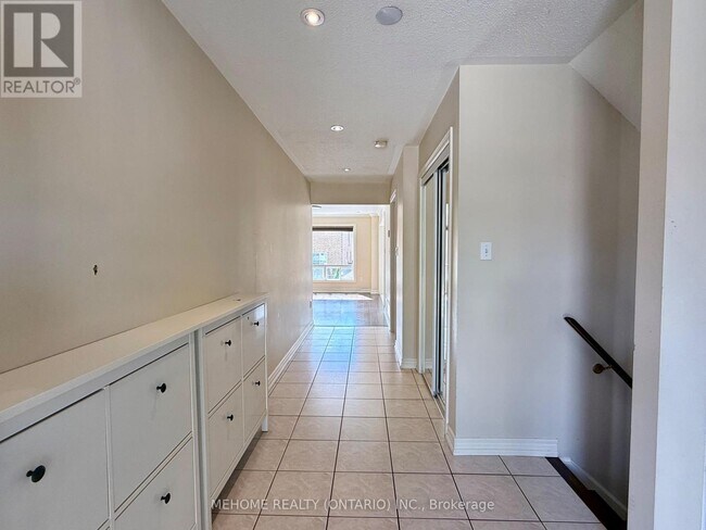 49 Selkirk Dr in Richmond Hill, ON - Building Photo - Building Photo